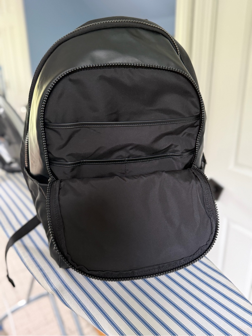 Brand New AWAY Active Backpack  with Travel Sleeve and Tech Organization - Picture 6 of 11
